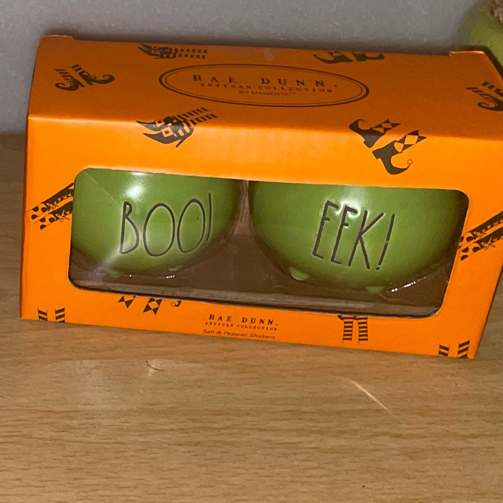 Rae Dunn BOO & EEK Cauldron Salt & Pepper Shaker Sets - Picture 6 of 6